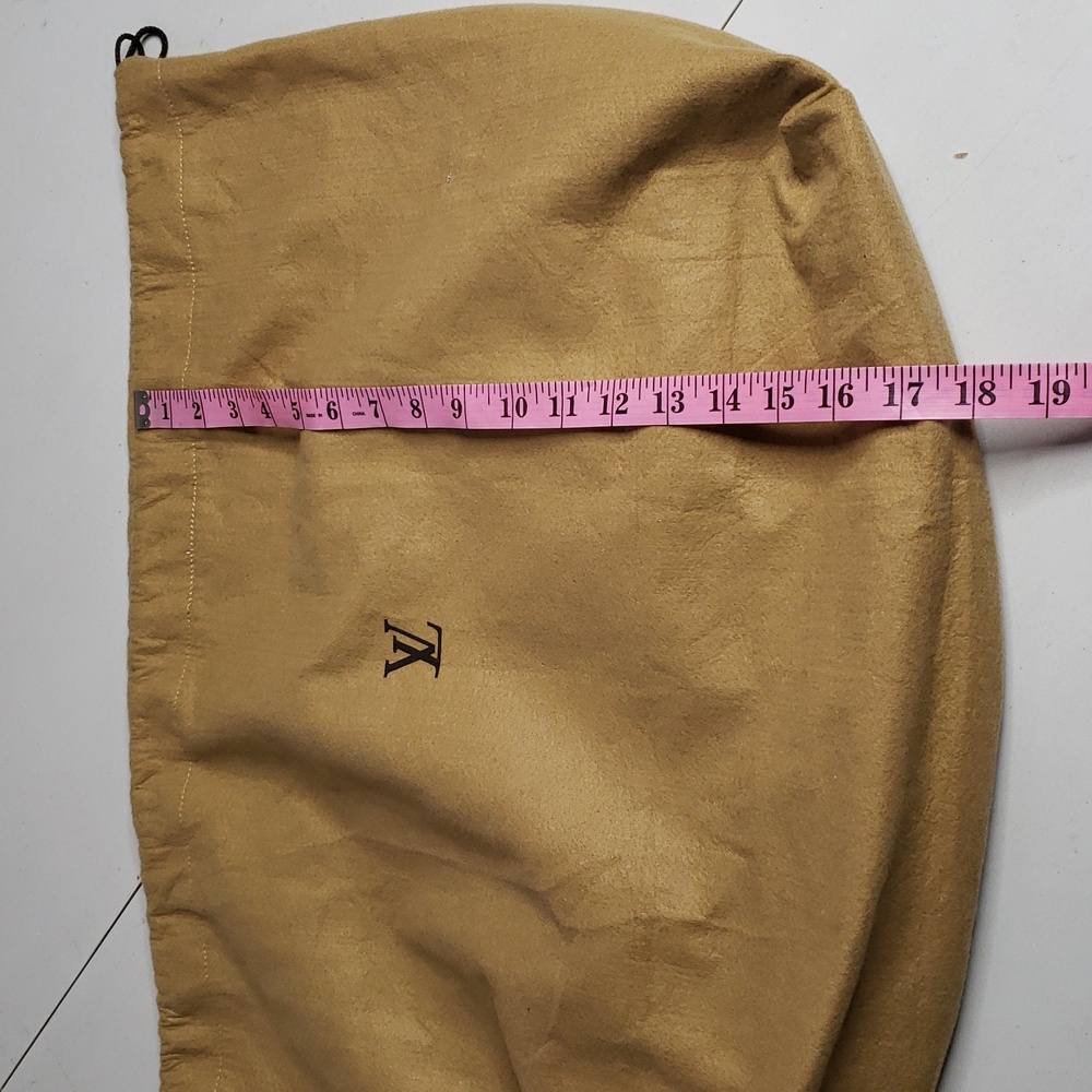 Louis Vuitton Large Drawstring Dust Bag Logo Neutral Soft Luxury Tan - Picture 5 of 11